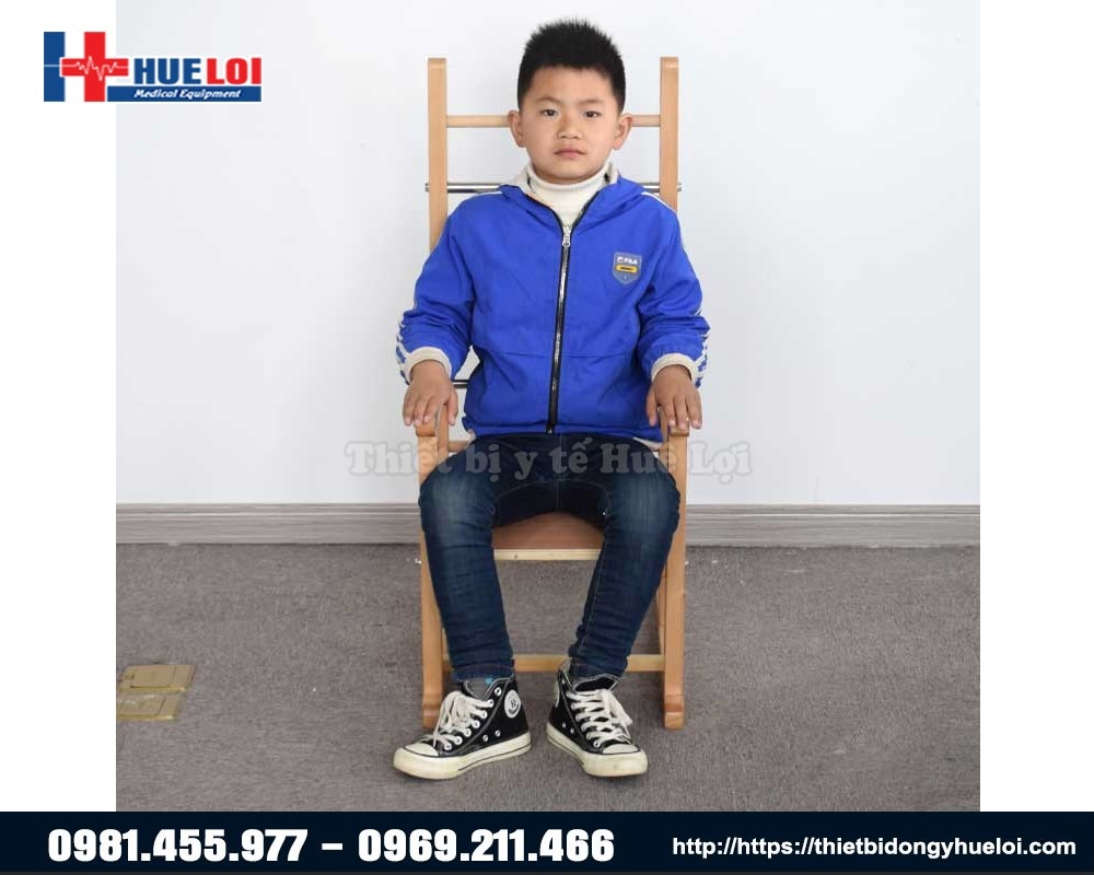 thiết bị giupd trẻ bại não chỉnh dáng ngồi