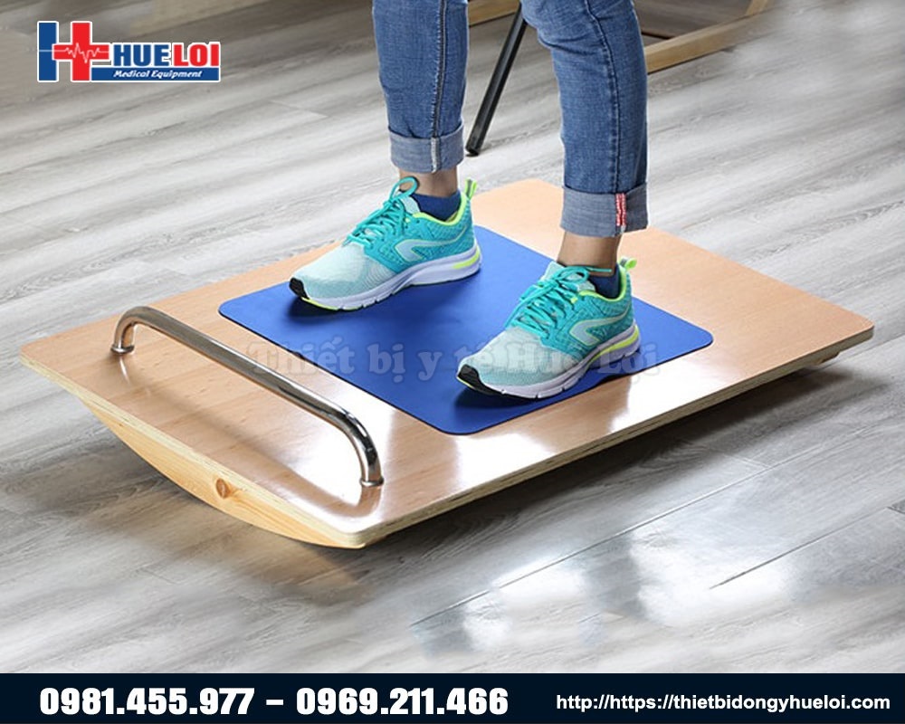 thiết bị giúp người bệnh tập thăng bằng