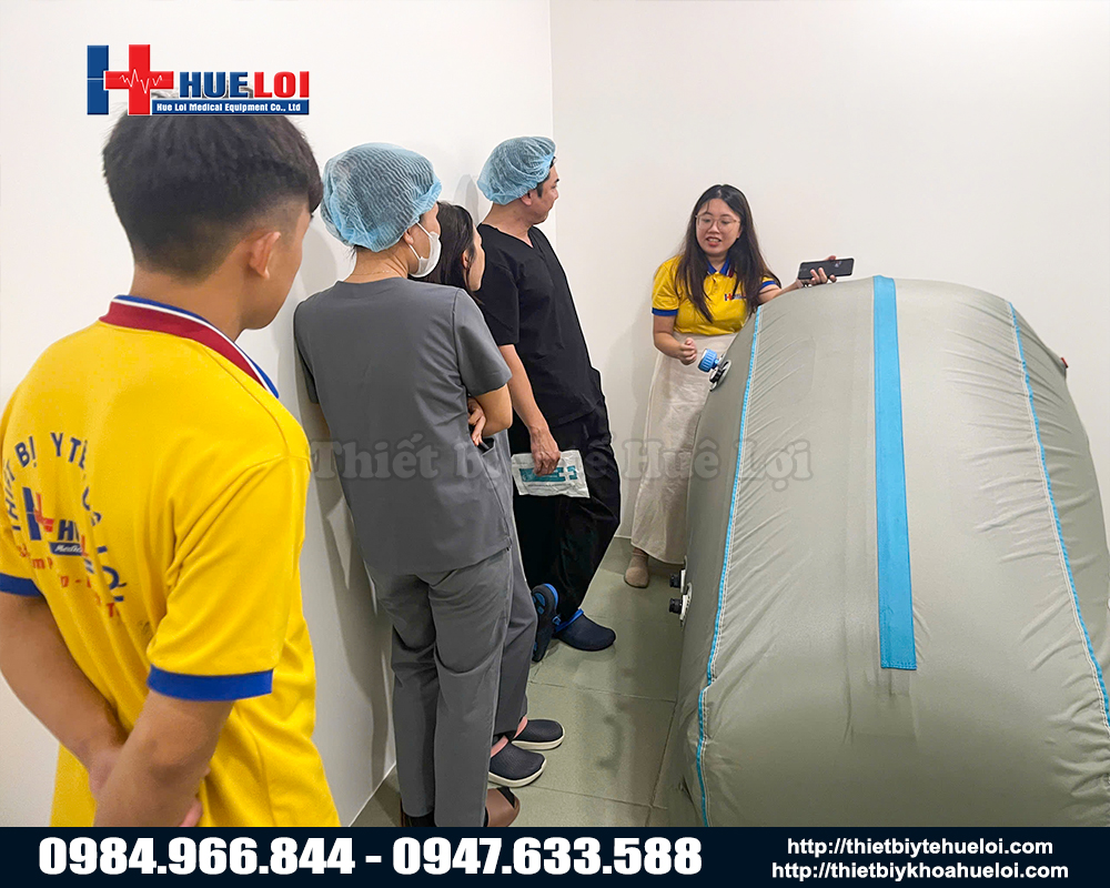 Thiết bị oxy trị liệu áp lực cao ST2200 cho bệnh viện, phòng khám